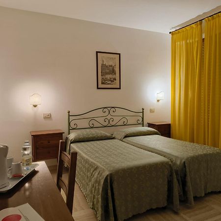Hotel I Platani سيينا المظهر الخارجي الصورة